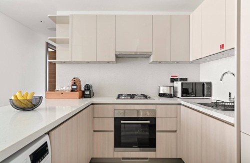 Nad Al Sheba Apartamento | Modern 2 BR with Pool View in Sobha Hartland
