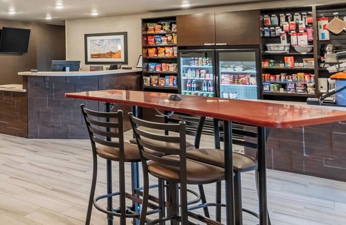 Gleneagle Casa | Modern 2 Pet-Friendly Rooms w/Full Kitchen near Pikes Peak