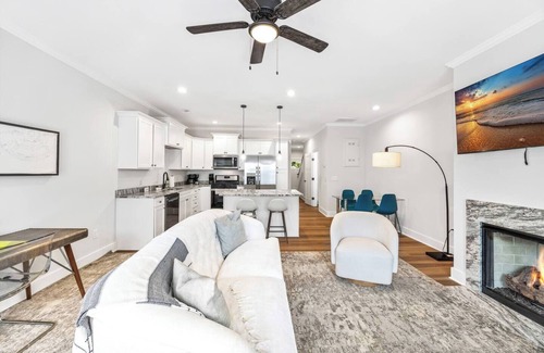 Drayton Casa | Modern 2024 Townhouse Near Downtown Spartanburg