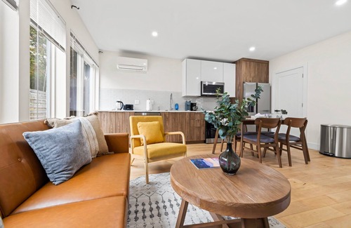 Fremont Casa | Modern 2B/1.5B Fremont House with Prime Walkability