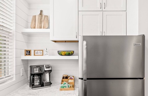 Downtown Charleston Casa | Modern 2b/2.5b | Downtown w/ Parking - Ideal for Long Stays