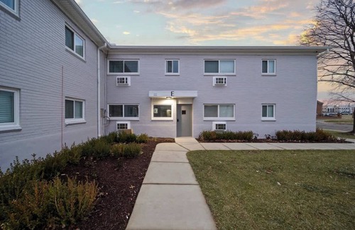 Hazel Park Apartamento | Modern 2BD Apartment Near Royal Oak