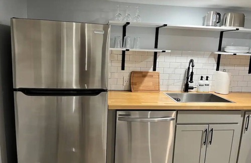 Silver Spring Casa | Modern 2bd Getaway Walk to Metro Free Parking