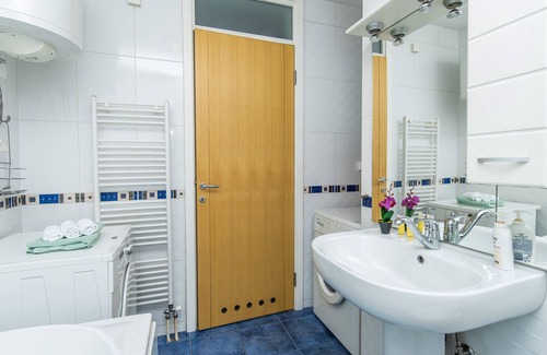 Old Town Apartamento | Modern 2bdr Apartment in the Center- Free Parking