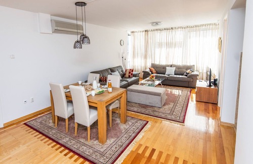 Old Town Apartamento | Modern 2bdr Apartment in the Center- Free Parking