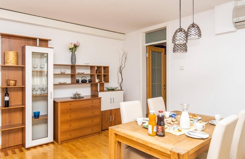 Old Town Apartamento | Modern 2bdr Apartment in the Center- Free Parking