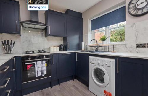 Leeds Casa | Modern 2BDR House By Homebird Property Management Short Lets & Serviced Accommodation Leeds With Private Parking & Free WiFi