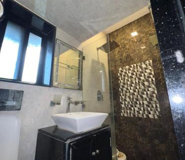 Lokhandwala Complex Apartamento | Modern 2bhk in main Lokhandwala