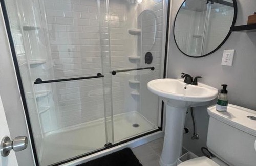 Lincoln Acres Apartamento | Modern 2BR 15 Minutes to Beaches, Sea World, Zoo