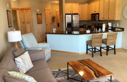 Three Lakes Condominio | Modern 2BR/2BA Condo at Northernaire Resort – Steps from the Lake & Trails!