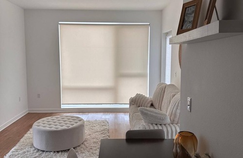 Downtown Apartamento | Modern 2BR/2BA Near Glendale Galleria – Walk to Shopping & Dining!