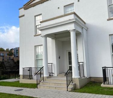 Hemel Hempstead Apartamento | Modern 2BR 2BA with Free Parking - Sleeps 6
