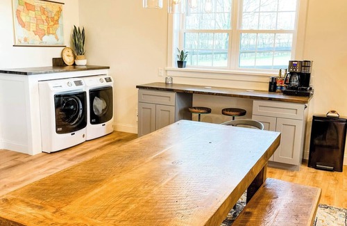Loudonville Casa | Modern 2BR/2BA with hot tub, pool table, cornhole, fire pit—your perfect Mohican base!