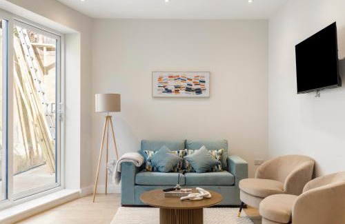 Golders Green Apartamento | Modern 2BR Apartment Sleeps 6 Spacious and Bright The Pine