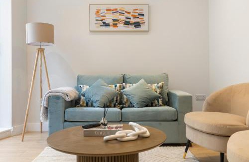 Golders Green Apartamento | Modern 2BR Apartment Sleeps 6 Spacious and Bright The Pine