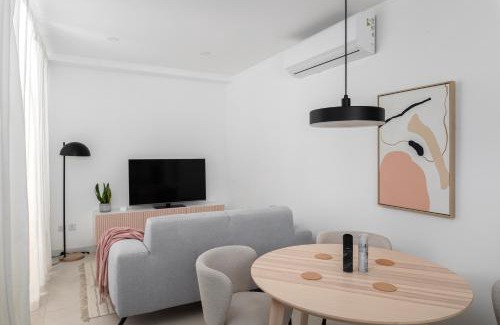 Msida Apartamento | Modern 2BR Apartment with Outside Furniture - Close to Sliema, Saint Julians & Valletta