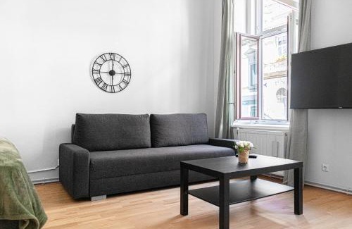 Wahring Apartamento | Modern 2BR Apt. Perfect for Long and Short Stays