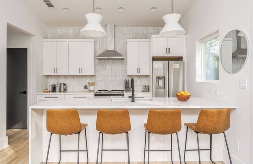 Edgewood Casa | Modern 2BR by Avie Luxury Properties | Near Mercedes Stadium, Emory, Steps to Marta!