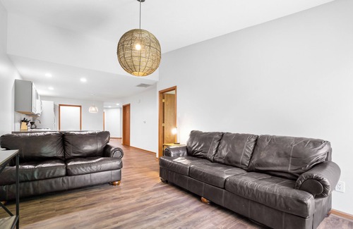 Wheeler Casa | Modern 2BR Close to Indiana Dunes, Beaches & Downtown Chesterton!