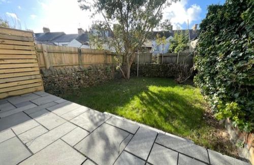 Pontcanna Apartamento | Modern 2BR Duplex with Garden in Cardiff Stylish and Relaxing Stay