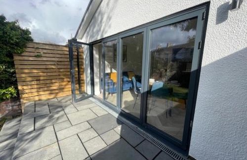 Pontcanna Apartamento | Modern 2BR Duplex with Garden in Cardiff Stylish and Relaxing Stay
