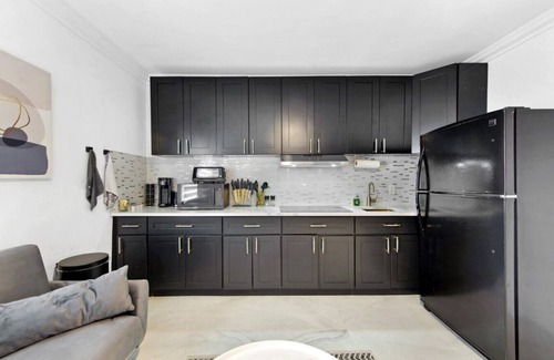 Tavernier Apartamento | Modern 2BR Getaway | Full Kitchen + Bunks + AC