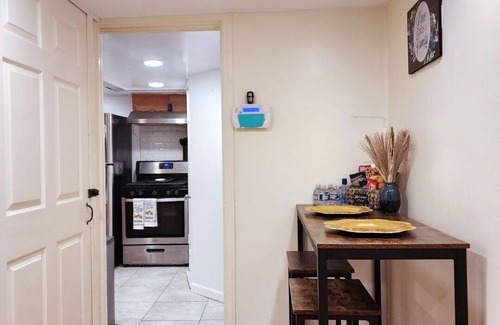 Queens Apartamento | Modern 2BR - Ideal for Med Rotations & Biz Trips