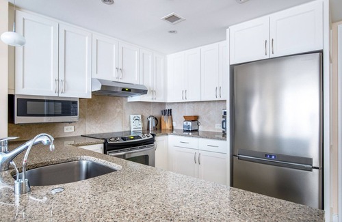 Penn Quarter Apartamento | Modern 2BR in Penn Quarter w/ Pool + large garden, near metro by Blueground