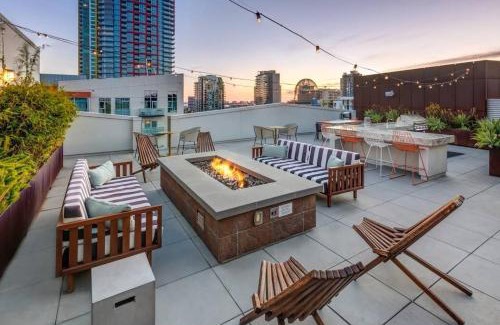 East Village Apartamento | Modern 2BR Near Petco Park & Convention Center