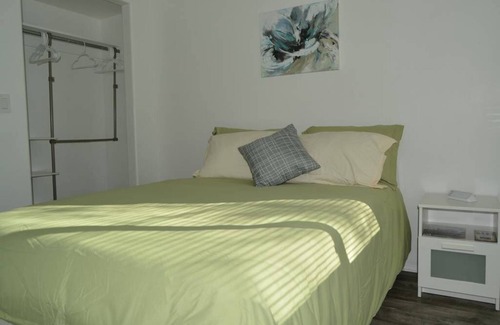 The Garden District Apartamento | Modern 2BR Oak Flower Getaway de Navore