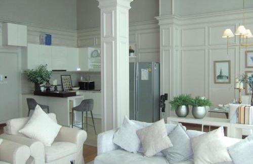 Chang Khlan Apartamento | Modern 2BR Penthouse Astra 181Sqm with Panoramic Views in Central Chiang Mai