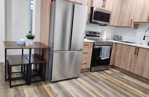 Northwest Calgary Casa | Modern 2BR | Private Suite | Close to Banff, U of C