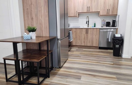 Northwest Calgary Casa | Modern 2BR | Private Suite | Close to Banff, U of C