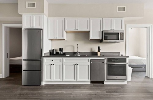 New Orleans Hotel | Modern 2BR Retreat Close to New Orleans Nightlife
