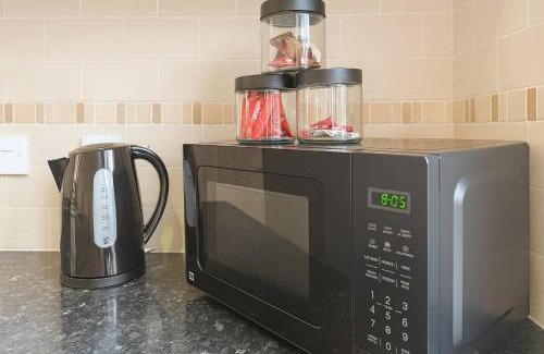 Great Linford Apartamento | Modern 2BR Stay FREE WIFI FREE PARKING