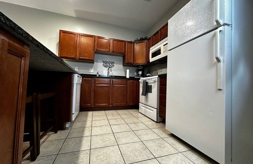 Johnson City Casa | Modern 2BR Townhome with Garage & Amenities!