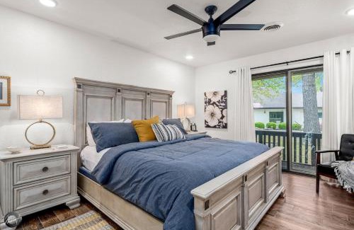 Bella Vista Casa | Modern 2BR Townhouse - Near Bike Trails & Golf