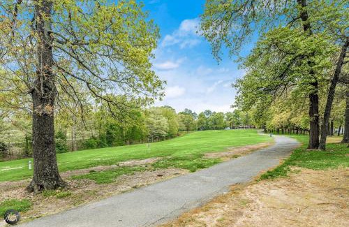Bella Vista Casa | Modern 2BR Townhouse - Near Bike Trails & Golf