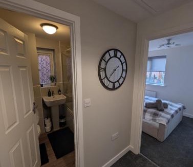 Stockton-on-Tees Casa | Modern 2BR with Parking - Great for Contractors and Relocators - Long Stay Rates