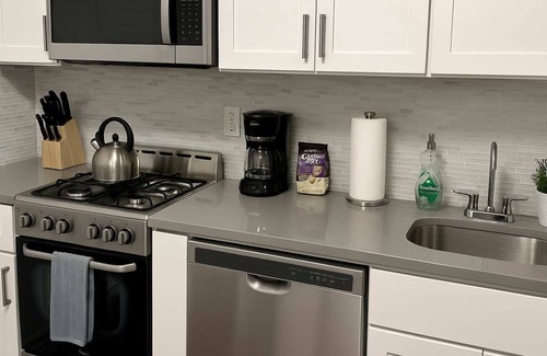 Boystown Apartamento | Modern 2BR with Reliable Wi-Fi