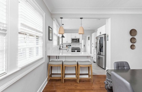Mapleton/Fall Creek Apartamento | Modern 3 Bdrm - Great Location, Deck, Pet Friendly