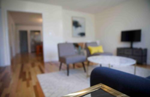 Federal Hill Apartamento | Modern 3 bed close to downtown- parking available