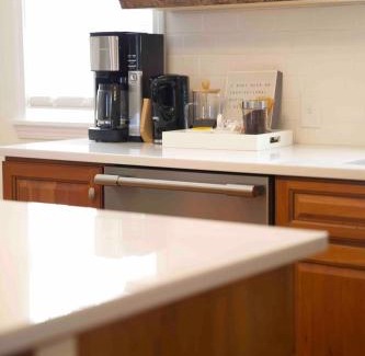 Federal Hill Apartamento | Modern 3 bed close to downtown- parking available