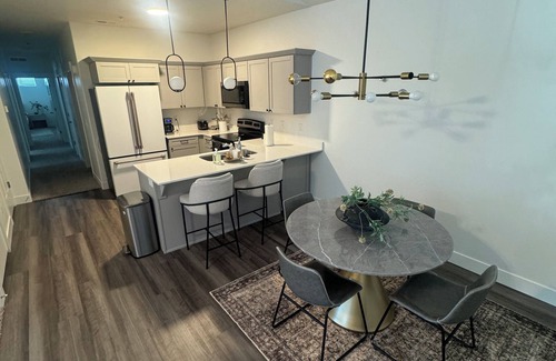 Riverton Condominio | Modern 3 bed condo in heart of Riverton