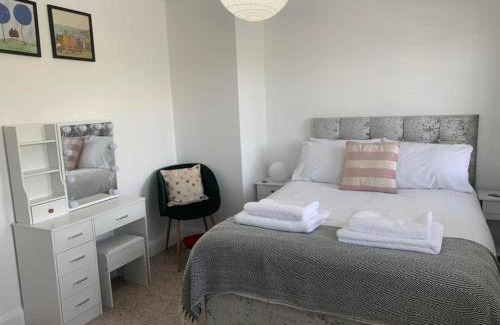 Newry Casa | Modern 3 bed, detached house