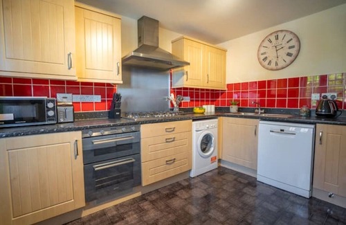 Church Gresley Casa | Modern 3 bed house, 2.5 baths with wi-fi & parking