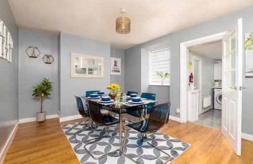 Warmsworth Casa | Modern 3 bed minutes from the A1 & the Races!