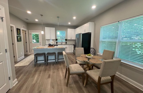 Belmont Historic District Casa | Modern 3-Bed New Build – Steps from Charming Downtown Belmont