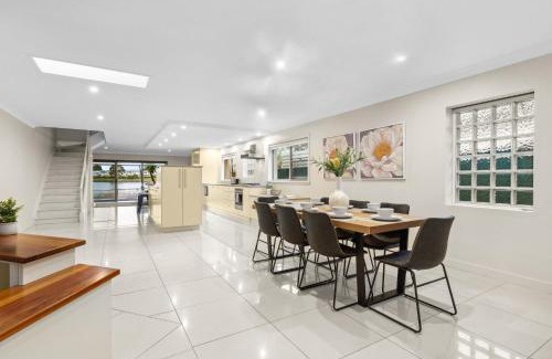 Cabarita Casa | Modern 3-Bed with Pool & Water Views by Beach