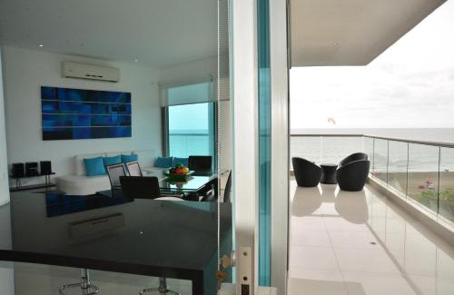 Cartagena District Apartamento | Modern 3 Bedroom Apartment with sea-beach view